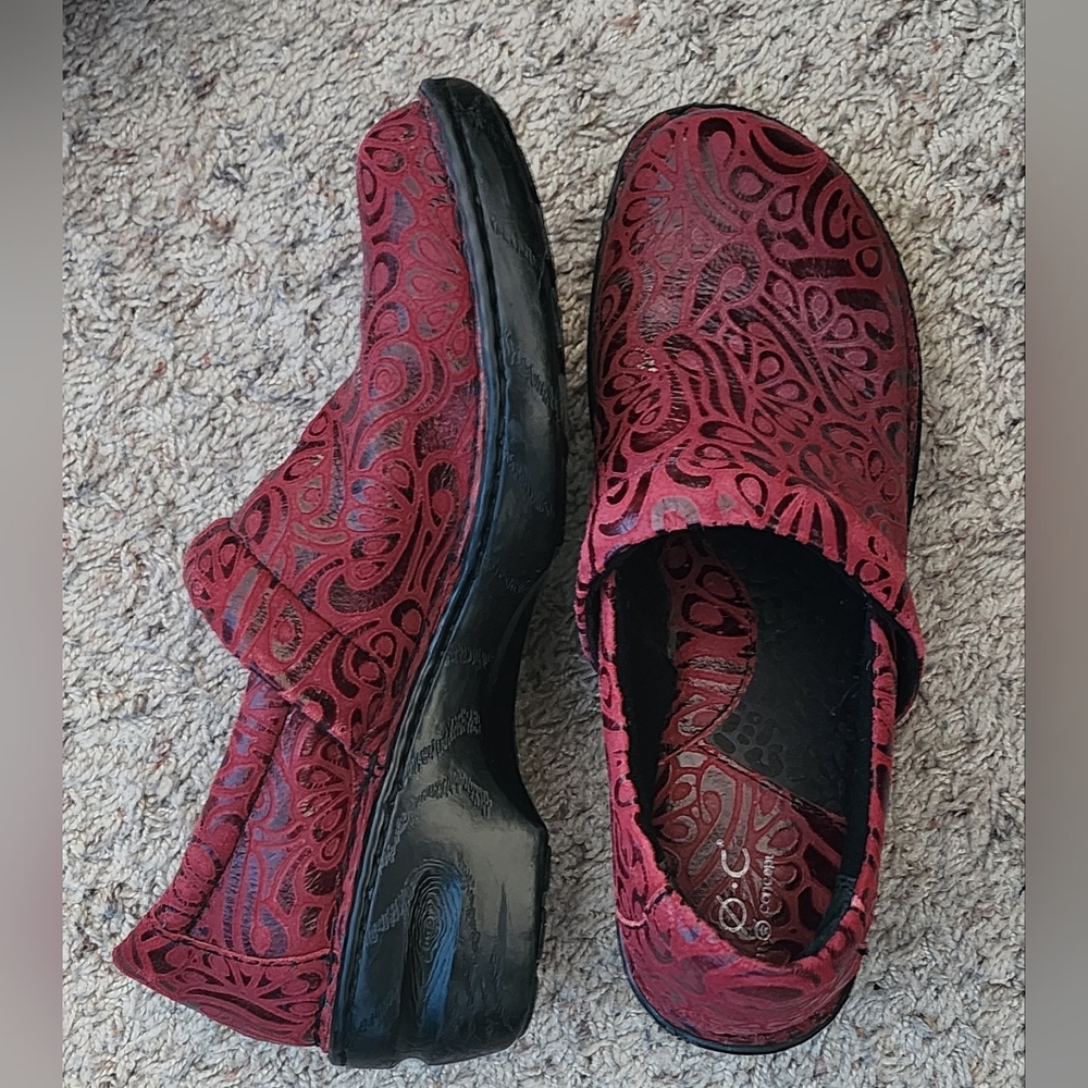 Women's Red Patterned Shoes - Picture 4 of 7